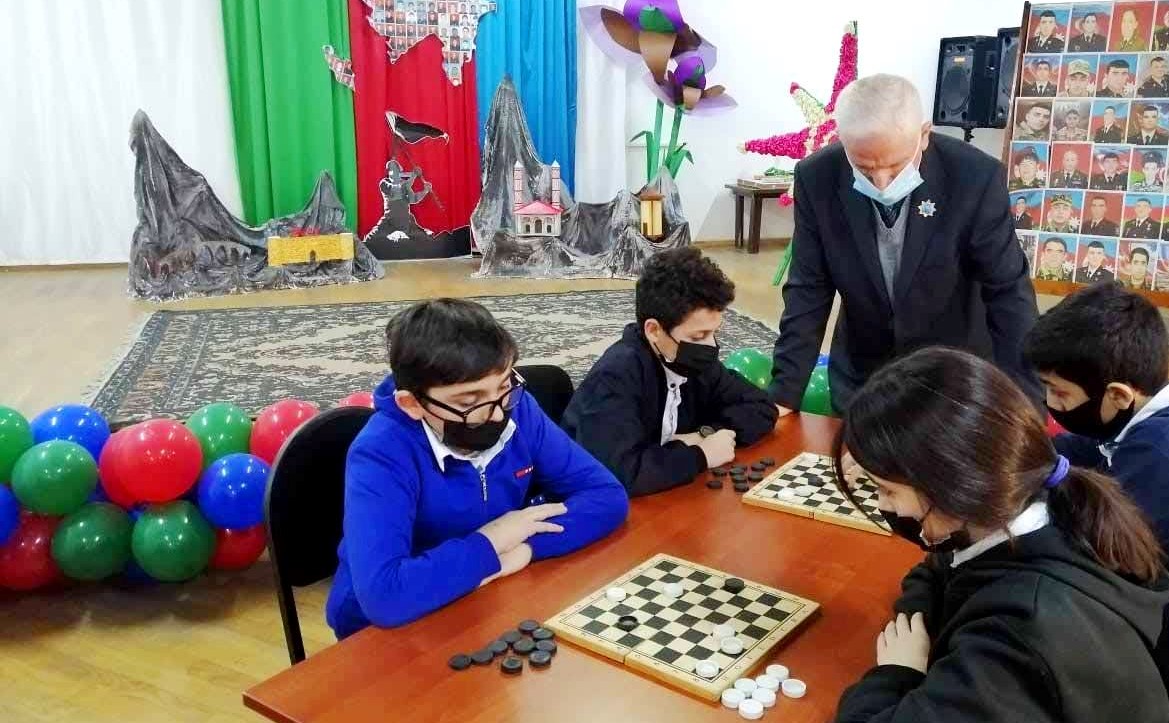 Paytaxt məktəblərində Dünya Azərbaycanlılarının Həmrəylik Günü